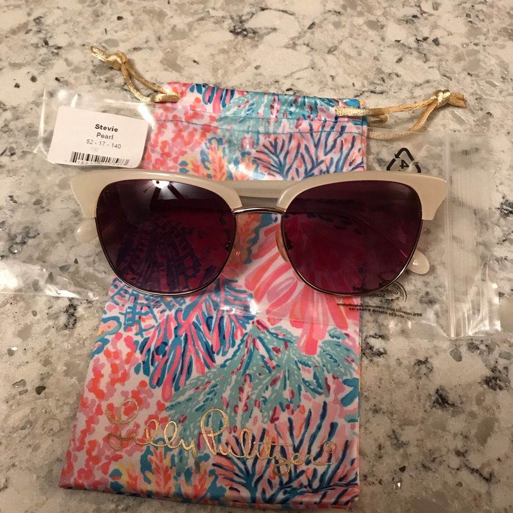 Lilly Pulitzer Stevie bohemian queen pearl sunglasses